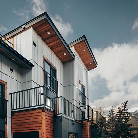 Basecamp Suites Canmore Exteriör bild