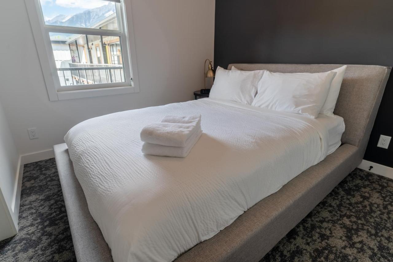 Basecamp Suites Canmore Exteriör bild